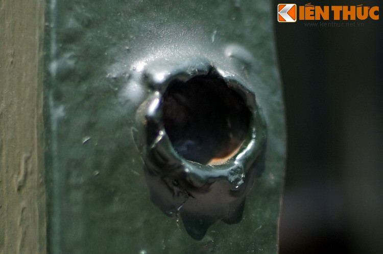 ...Tạo nên hố sâu hoắm.