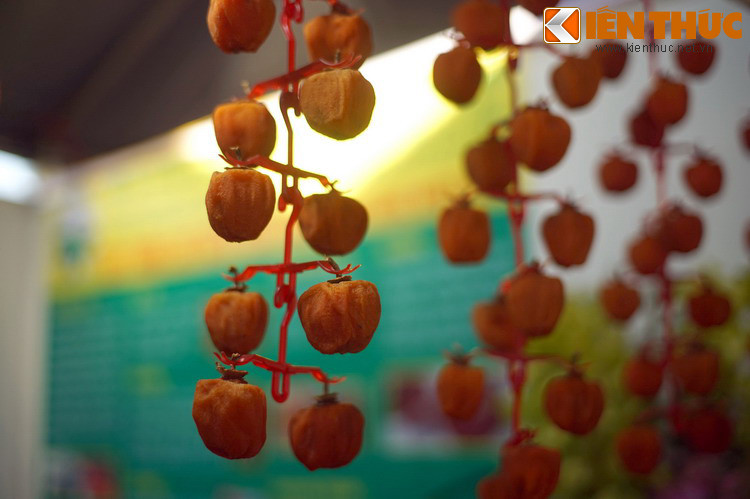 Hồng treo gió công nghệ Nhật Bản, một đặc sản Đà Lạt đang được ưa chuộng.