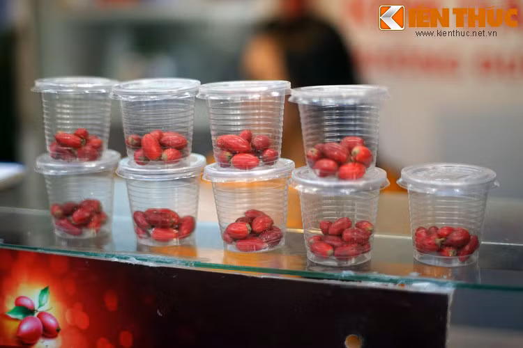 Quả thần kỳ có nguồn gốc Tây Phi, sau khi nếm quả này các vị khác như chua, đắng đều bị biến đổi thành vị ngọt.