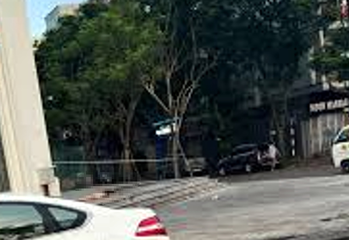 Hà Nội: Cô gái người nước ngoài rơi từ tầng 31 xuống đất tử vong Ha Noi: Co gai nguoi nuoc ngoai roi tu tang 31 xuong dat tu vong