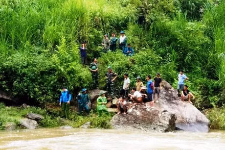 Ngay sau khi tiếp nhận tin báo, Công an huyện Lục Ngạn đã phối hợp cùng nhiều phòng ban nghiệp vụ Công an tỉnh Bắc Giang khẩn trương tiếp cận hiện trường để điều tra, làm rõ. Mở rộng phạm vi tìm kiếm, cơ quan chức năng tiếp tục phát hiện phát hiện ra nhiều bộ phận người đựng trong bao tải trôi nổi dưới suối. Xác định đây là vụ án giết người đặc biệt nghiêm trọng, lãnh đạo Công an tỉnh Bắc Giang đã tới hiện trường để trực tiếp chỉ đạo công tác điều tra. (Ảnh minh họa, nguồn internet)