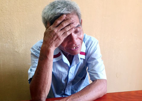 Theo thông tin từ phía gia đình, anh Điểm thường ngày chỉ quanh quẩn tại vài quán rượu ở địa phương. Việc giao tiếp cũng chỉ với những người quen biết. Sau quá trình sàng lọc thông tin, Ban chuyên án thấy nổi cộm lên đối tượng Đỗ Văn Năm (SN 1948, trú cùng thôn Nam Điện, xã Nam Dương). Điều đáng nói, lúc đầu, Năm còn chủ động cung cấp thông tin liên quan tới nạn nhân cho cơ quan chức năng. Theo lời Năm, ngày 20/9, ông ta có gặp và uống một chén rượu với anh Điểm tại quán nhậu trong thôn, sau đó đường ai nấy đi. 