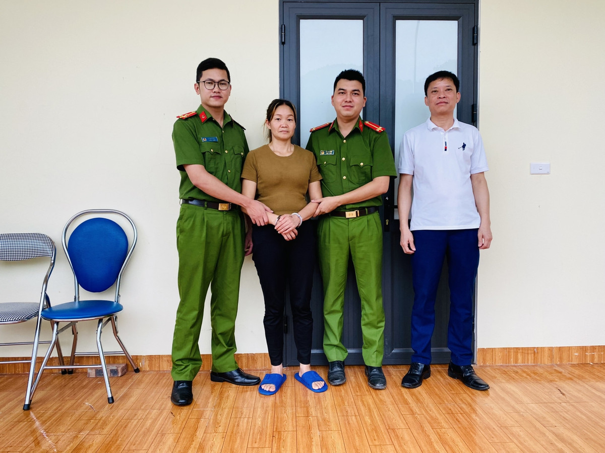 Lai Châu: Bắt “nữ quái” truy nã sau gần 20 năm lẩn trốn Lai Chau: Bat “nu quai” truy na sau gan 20 nam lan tron