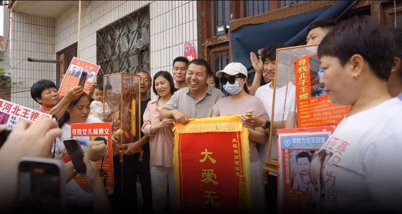 Nguoi cha tim duoc con gai sau hon 20 nam bi bat coc