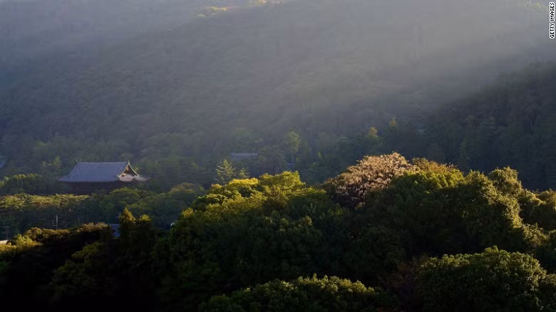 Chùa Nanzen được xây dựng vào năm 1291 và từng trải qua ba lần hỏa hoạn. Lần tái thiết ngôi chùa gần đây nhất là vào năm 1957.