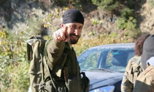 Ngày 30/3, Alparslan Celik, nghi phạm sát hại phi công Su-24 của Nga, đã bị bắt giữ khi đang ăn tại một nhà hàng ở thành phố Izmir, miền tây Thổ Nhĩ Kỳ.