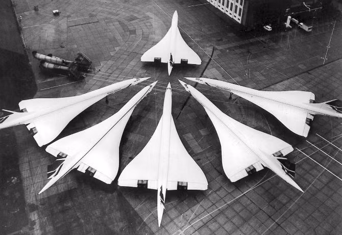 Bức ảnh hiếm về sân bay Heathrow ở London (Anh) ngày 21/1/1986. Trong ảnh là toàn bộ phi đội Concorde của hãng hàng không Anh.