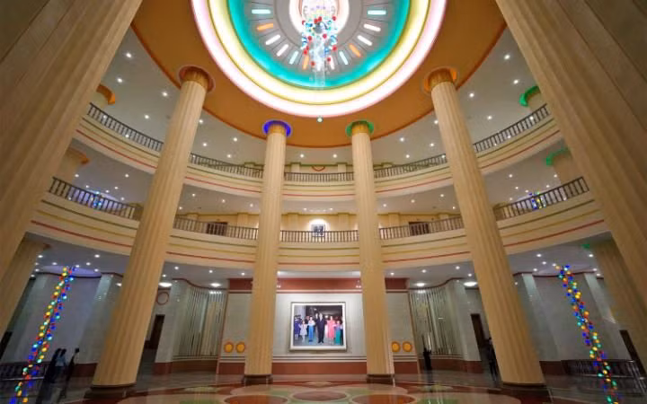 Ben trong Cung hoc sinh Mangyongdae noi tieng o Trieu Tien-Hinh-10