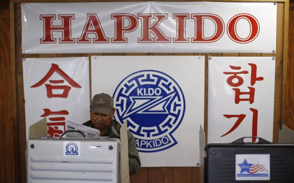 Trường võ thuật ở Chicago cũng trở thành một điểm bỏ phiếu đặc biệt ở Mỹ ngày 4/11/2014.