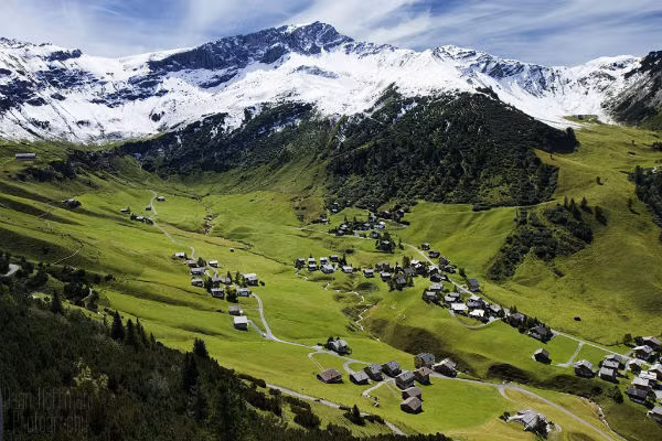 Liechenstein là một quốc gia nhỏ bé và thân thiện ở Châu Âu.