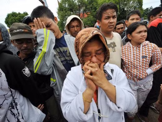 Ngày 30/9/2009, Indonesia hứng chịu liên tiếp hai trận động đất có cường độ 7,9 độ Richter và 6,6 độ Richter khiến hơn 1.000 người thiệt mạng và hàng nghìn người khác bị thương.
