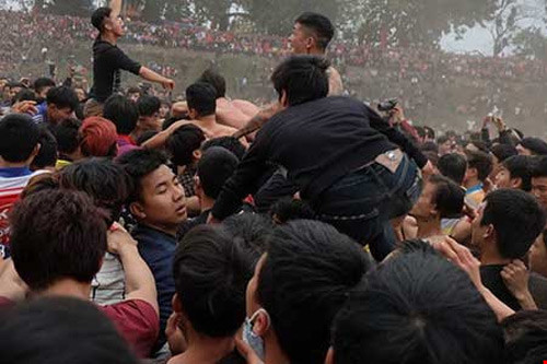 Nhung vu giam dap, tranh cuop loc tai le hoi, den chua gay soc-Hinh-3