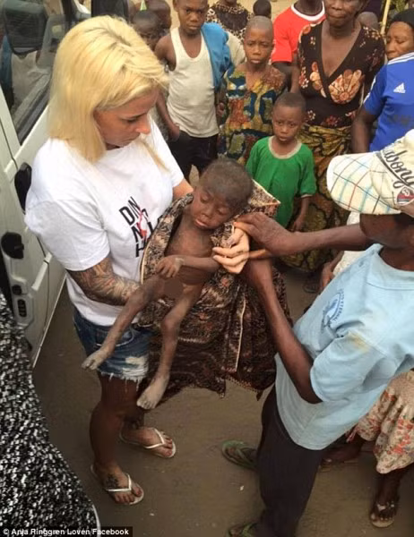 Xuc dong ngay dau di hoc cua cau be 