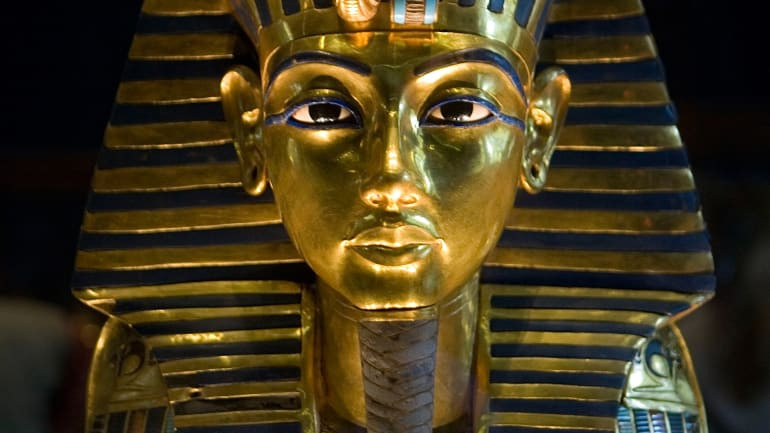 Cho đến nay, lăng mộ nguyên vẹn nhất Ai Cập cổ đại thuộc về pharaoh Tutankhamun. Nhóm khảo cổ do Howard Carter dẫn đầu đã tìm thấy ngôi mộ này tại Thung lũng các vị vua năm 1922.