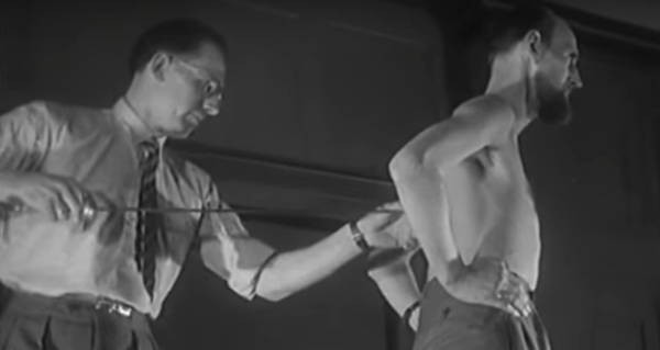 Đôi khi, Mirin Dajo đi lại xung quanh với thanh kiếm găm trên người và chỉ chảy rất ít máu. Cũng có lần Mirin Dajo biểu diễn mà không đổ giọt máu nào.