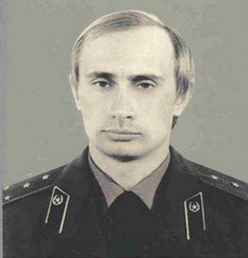 Tổng thống Putin được đề cập trong tài liệu mật mới công bố của KGB là một điệp viên "kỷ luật và tận tâm" ngay từ những năm bắt đầu sự nghiệp khi 20 tuổi.