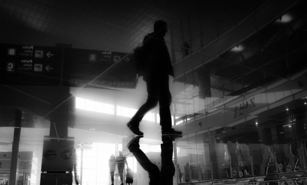 Do vụ việc có nhiều bí ẩn nên cảnh sát Nhật Bản giữ người đàn ông đến từ Taured lại để điều tra. Họ đưa người này đến ở tại một khách sạn và có nhân viên giám sát.