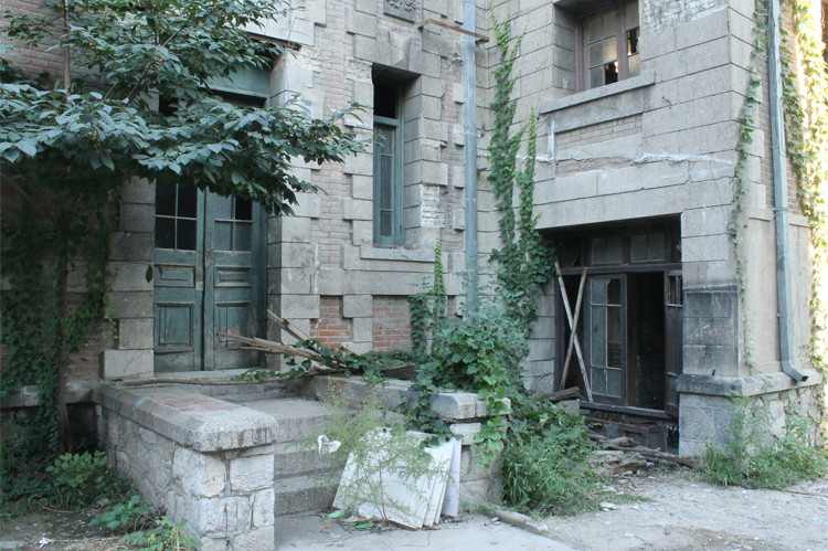 Trước những câu chuyện kỳ bí được đồn xảy ra tại ngôi nhà số 81, không ít người tìm đến bởi thích trải nghiệm cảm giác mạnh, muốn có cơ hội gặp những hiện tượng siêu nhiên bí ẩn. Đặc biệt, vào dịp Halloween mỗi năm, số người ghé thăm căn nhà này nhiều hơn bình thường.