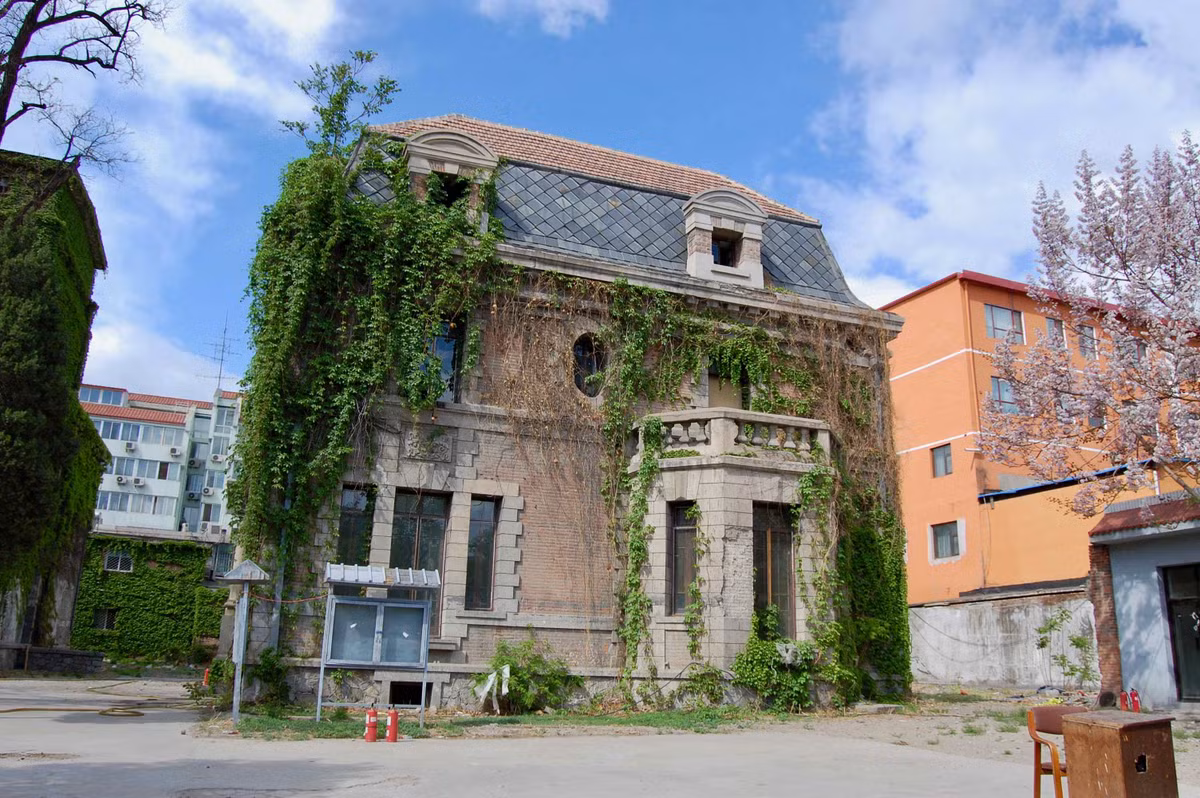 Nhiều du khách khi ghé thăm ngôi nhà đặc biệt này còn được khuyên không nên chụp ảnh tại đây vì cho rằng hành động ấy sẽ khiến họ gặp chuyện xui xẻo.