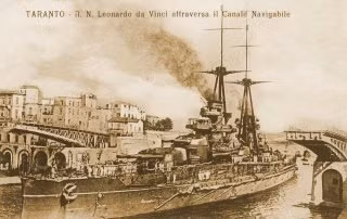Theo NVO, Wehrmann khai nhận có mạng lưới gián điệp ở Sevastopol. Vào năm 1916, y bị trục xuất về Đức. Tuy nhiên, người ta nghi ngờ y có khả năng huấn luyện và lên kế hoạch cho các gián điệp trong tổ chức của mình thực hiện vụ tấn công đánh chìm chiến hạm hàng đầu của Nga. Video: Tàu chiến và tàu ngầm Nga bắn một loạt tên lửa về phía Syria (nguồn: VTC14)