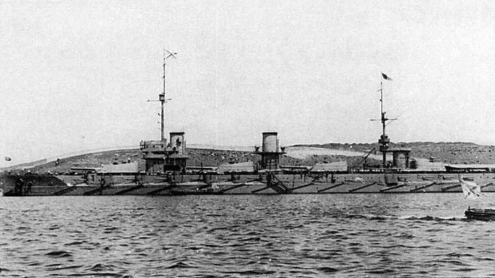 Kết quả là chiến hạm Imperatritsa Mariya nhanh chóng chìm xuống biển. 320 người trong tổng số 1.220 thành viên thủy thủ đoàn thiệt mạng trong thảm kịch trên.