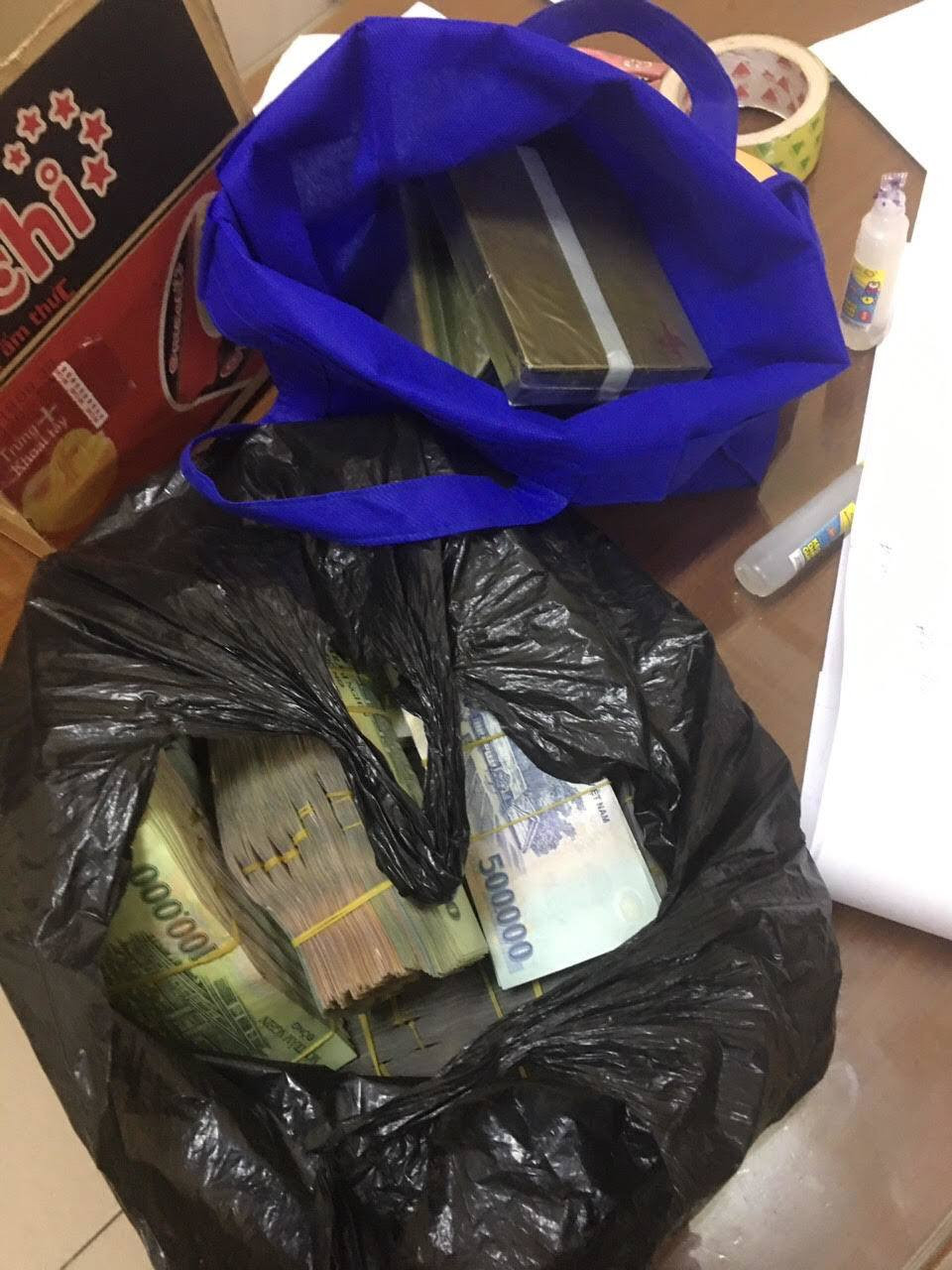 Co giao xin hoi lo CSGT gan 1 ty dong de duoc giu lai 5 banh ma tuy-Hinh-2