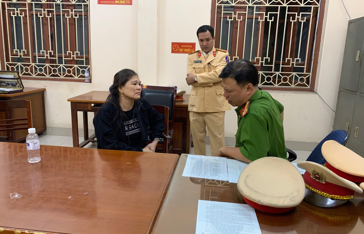 Co giao xin hoi lo CSGT gan 1 ty dong de duoc giu lai 5 banh ma tuy