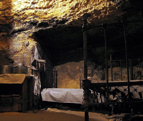 Hiện du khách có thể tham quan một phần của hầm mộ Odessa để tìm hiểu kiến trúc và lịch sử lâu đời của công trình nhân tạo khổng lồ dưới lòng đất nổi tiếng ở Ukraine. Video: Thêm hé lộ mới về hầm mộ của Chúa Jesus (nguồn: VCT14)