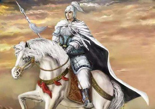 Không chỉ giỏi võ nghệ, Triệu Vân còn được ca ngợi là danh tướng thông minh và có nhân phẩm hoàn hảo. Trong tác phẩm "Tam Quốc Diễn Nghĩa", Triệu Vân nổi bật với hình ảnh cầm trường thương, khoác giáp bạc và cưỡi bạch mã uy phong lẫm liệt.