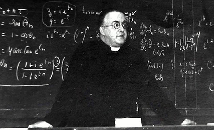 Với nhiều thành tựu trong các nghiên cứu khoa học, ông Lamaitre được đề cử chức Chủ tịch Viện Khoa học Giáo hoàng.