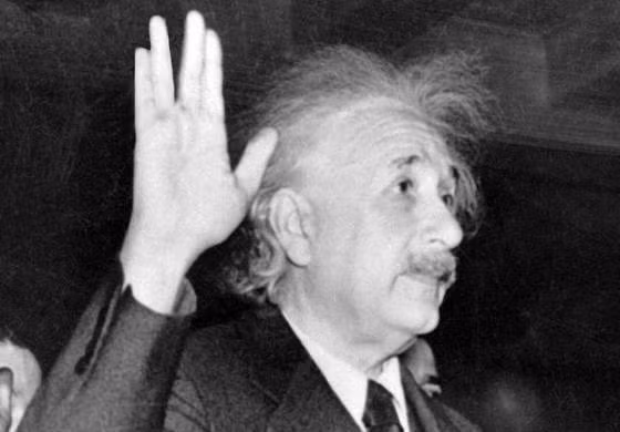 Thậm chí, Einstein còn dùng những mỹ từ để ca ngợi bài phát biểu của Lemaitre: “Đây là sự giải thích về tạo hóa tuyệt vời nhất và thỏa mãn nhất mà tôi từng nghe”.