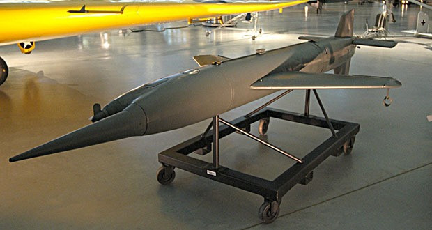 Tên lửa Henschel Hs 117 Schmetterling (trong tiếng Đức có nghĩa là Con bướm) là dự án tên lửa đất đối không của Đức trong Chiến tranh thế giới 2.