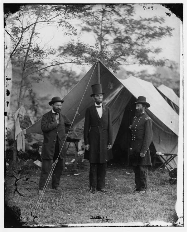 Tổng thống Abraham Lincoln có mặt tại trận Antietam, Maryland ngày 3/10/1862.