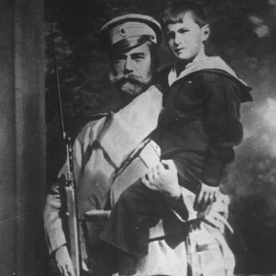 Thay vào đó, con cái của Sa hoàng có thể ăn thoải mái bánh kẹo, các loại hạt... mà không bị giới hạn. Điều này lý giải phần nào việc các Sa hoàng thường có vóc dáng to béo.