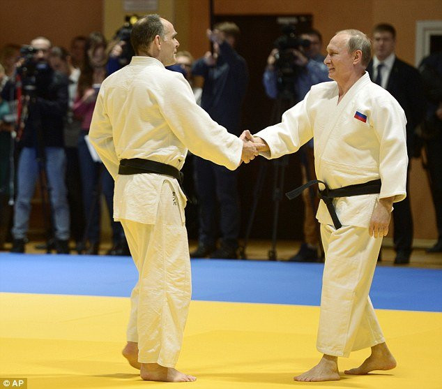 Năm 2013, Tổng thống Putin nhận đai cửu đẳng của Taekwondo. Số người đạt được Cửu đẳng huyền đai trên thế giới rất ít. Điều này cho thấy khả năng võ thuật của ông Putin thuộc diện đỉnh cao.