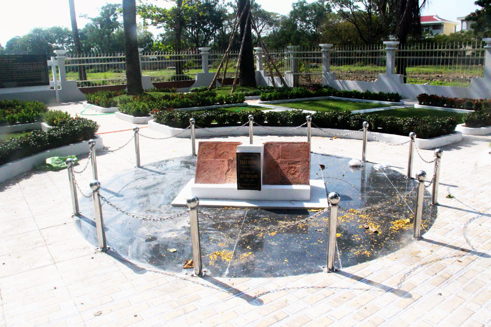 Ông Lưu Văn Lang giành được suất học bổng đặc cách vào học trường Chasseloup-Laubat tại Sài Gòn. Về sau, ông nhận được học bổng sang Pháp học tại trường École Centrale de Paris. Ảnh: Vietnamnet.