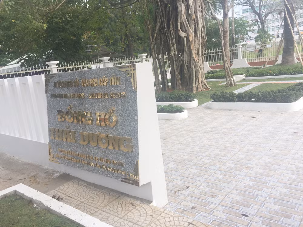 Người xây đồng hồ đá là kỹ sư Lưu Văn Lang (1880-1969). Ông được mọi người gọi là bác vật Lang, quê làng Tân Phú Đông, tỉnh Sa Đéc (nay là Đồng Tháp). Ảnh: Vietnamnet.