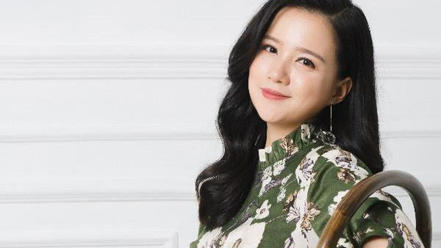 Minh Trang sớm bước chân vào làng truyền hình với vai trò MC của các chương trình: Tuổi đời mênh mông, Tạp chí MTV.