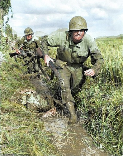 Cuộc đổ bộ lên Incheon dưới sự chỉ huy của tướng MacArthur thành công. Theo đó, lực lượng Mỹ phối hợp với quân đội Hàn Quốc và Liên Hợp Quốc tái chiếm Seoul chỉ trong thời gian ngắn sau khi bị quân đội Triều Tiên chiếm đóng.