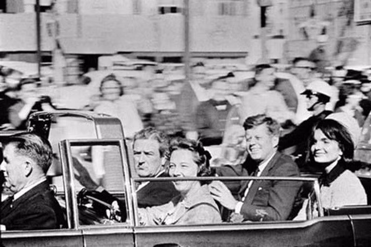 Lee Harvey Oswald được xác định là hung thủ duy nhất trong vụ ám sát Tổng thống Kennedy.