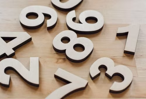 Vốn tính hào sảng, thích giúp đỡ người khác, họ có nhiều mối quan hệ xã hội vô cùng tốt đẹp, giúp ích cho những mối quan hệ làm ăn sau này. Nếu sinh vào ngày 9, 19, 29, hãy cân nhắc đến việc kinh doanh thêm.