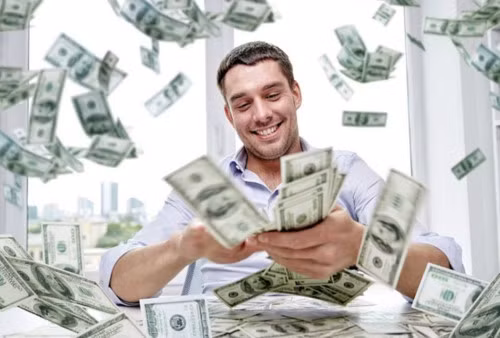 Theo tử vi, những người này càng về già số mệnh càng tốt đẹp, cuộc đời ít khi phải chịu cảnh túng thiếu. Họ có chí khí, cá tính mạnh mẽ, không ngại đương đầu với khó khăn thử thách.