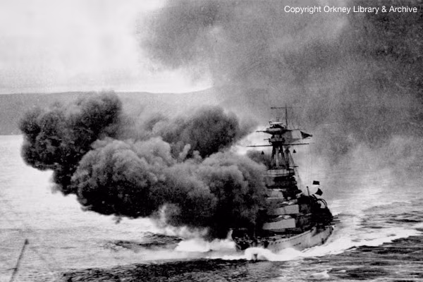 Sau khi tập kích và đánh chìm thiết giáp hạm HMS Royal Oak, tàu ngầm U-47 nhanh chóng rời khỏi căn cứ hải quân Scapa Flow.