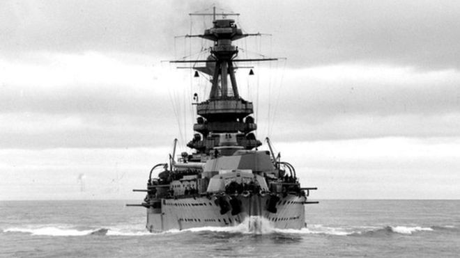 Tàu ngầm U-47 của Đức cũng thành công trong việc qua mắt các tàu tuần tra của Anh. Vì vậy, đến 0h27 ngày 14/10, tàu ngầm của Hitler phát hiện thiết giáp hạm HMS Royal Oak.