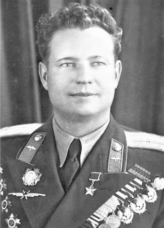 Vào năm 1937, Fedorov là một trong những phi công giỏi nhất của Liên Xô được giao nhiệm vụ chiến đấu ở Tây Ban Nha. Theo các ghi chép lịch sử, tính đến đầu năm 1938, phi công Liên Xô có hơn 150 lần xuất kích và lập được nhiều thanh tích vang dội trong việc tiêu diệt máy bay địch.