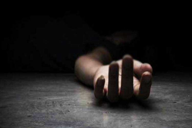 Do không đủ xác chết để thực hành giải phẫu nên một số sinh viên bí mật liên hệ và tìm đến "chợ đen".