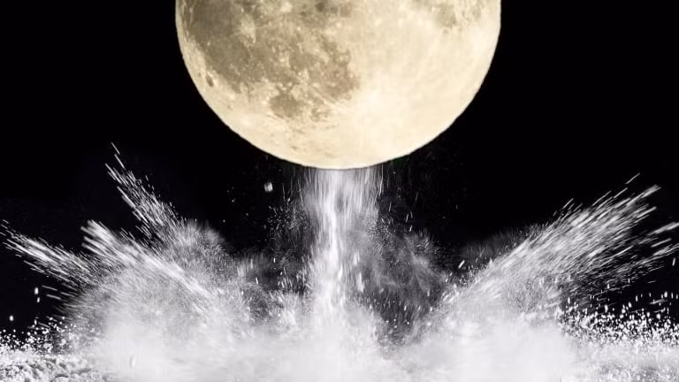 Điều thú vị là cả Liên Xô và Mỹ đều có cùng ý tưởng về việc thực hiện một vụ nổ hạt nhân trên Mặt trăng.