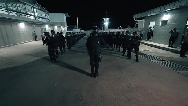 Ben trong nha tu “khong the tron thoat” co suc chua 40.000 nguoi-Hinh-2