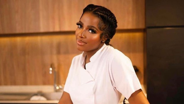 Nu dau bep lap ky luc nau an lien tuc 100 gio