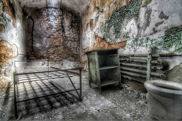 Ben trong nha tu chuyen giam giu toi pham sung so nhat nuoc My-Hinh-4